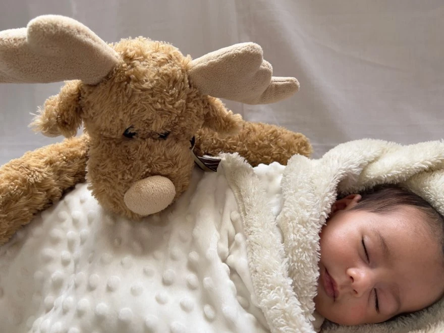 Kako se igrati sa detetom od godinu dana?