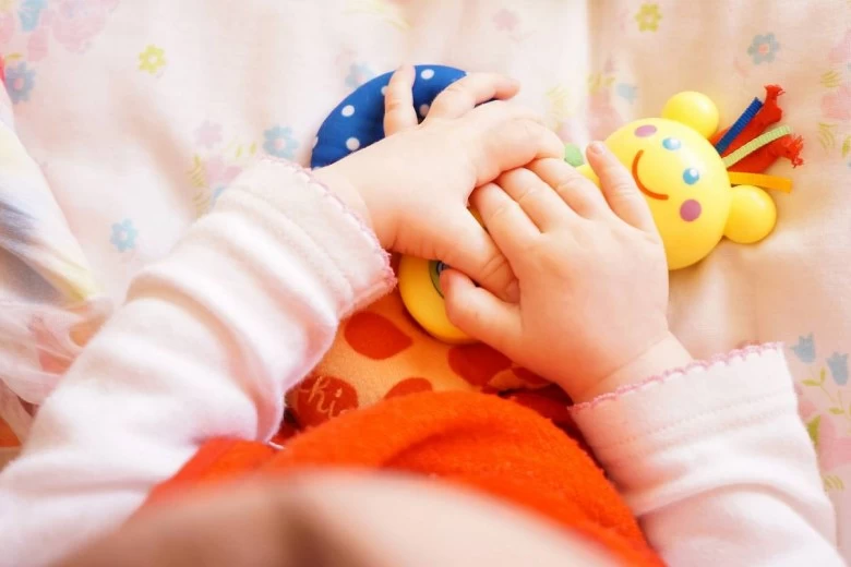 Kako da beba zavoli dudu i da li je uopšte treba privoleti na to?