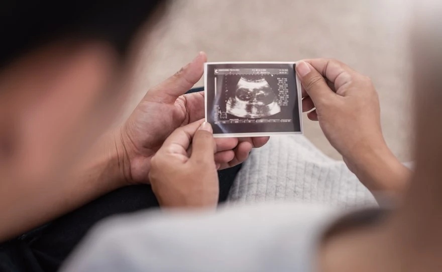 Prenatalni genetički testovi u trudnoći – šta su i kako se rade?