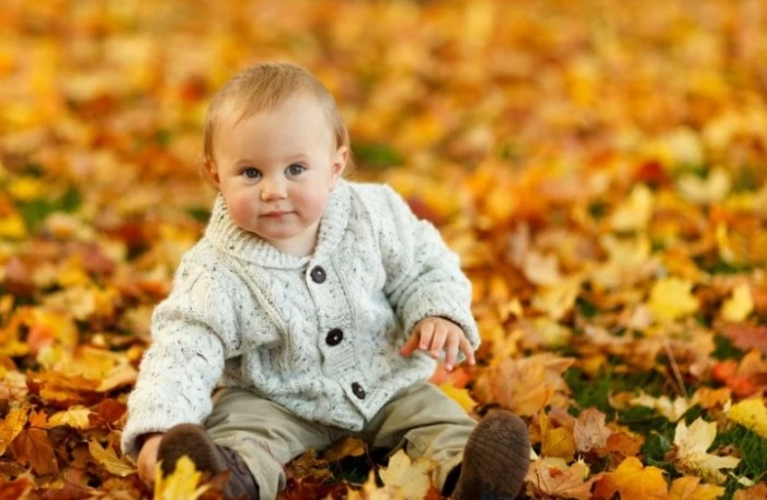 Kako oblačiti bebu u jesen za šetnju?