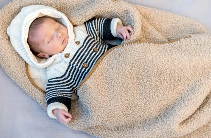 Kako obući bebu za spavanje u jesenjim i zimskim danima?