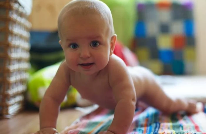 Puzanje bebe - šta je pravilno a šta nepravilno puzanje i koje su najbolje vežbe?