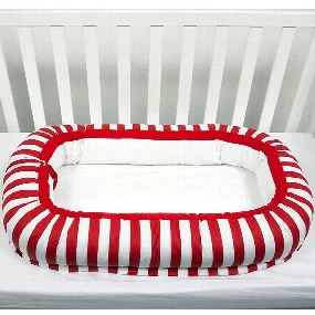 Deksi bebi jastuk gnezdo Tri Drugara na Moru, Crvena