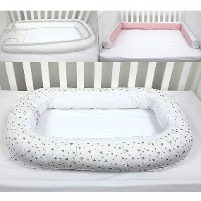 Deksi bebi jastuk gnezdo Tri Drugara u Parizu, Bela