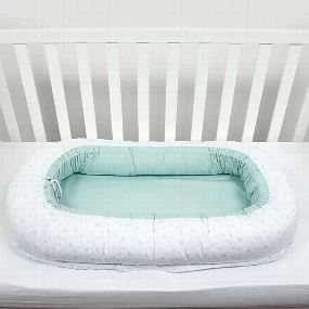 Deksi jastuk gnezdo Tri Drugara u Parizu, Mint