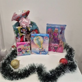 Novogodišnji paketić za devojčice od 2399 din 2025, 6-7g