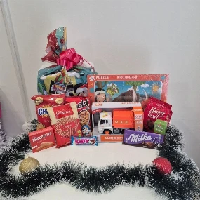 Novogodišnji slatki paketić za dečake od 1999 din 2025, 3-5g