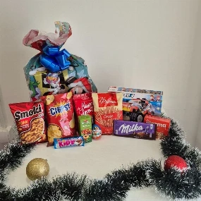 Novogodišnji slatki paketić za dečake od 1999 din 2025, 6-7g