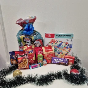 Novogodišnji slatki paketić za dečake od 2499 din 2025, 3-5g