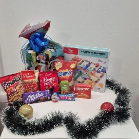 Novogodišnji slatki paketić za dečake od 2499 din 2025, 3-5g