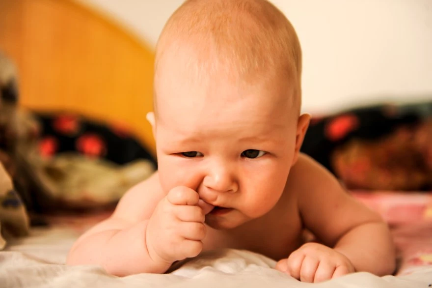 Beba sisa palac pred spavanje