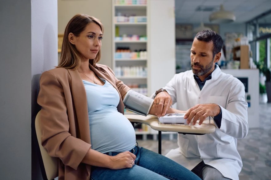 Trudnica meri protosak kod doktora